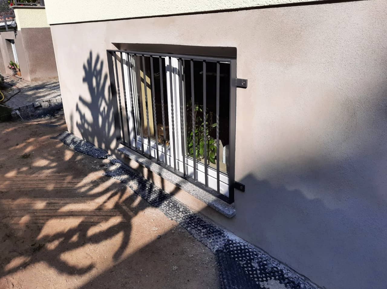 Fenstergitter und Schutzgitter für Fenster – Metallbau Borisch